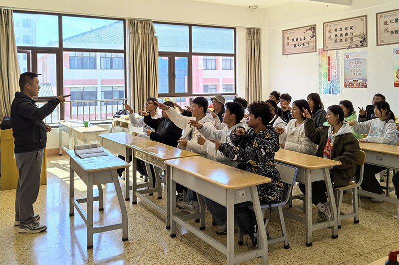 徐润刚在上课。云南特殊教育职业学院供图